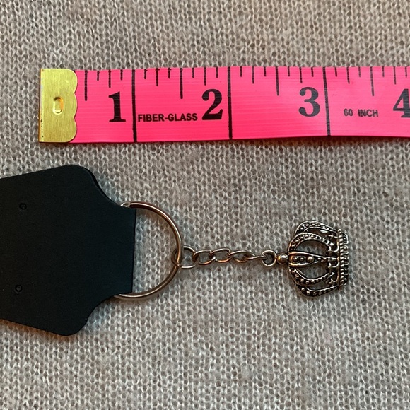 Handmade - Antique Bronze Keychain - Crown - Picture 3 of 3